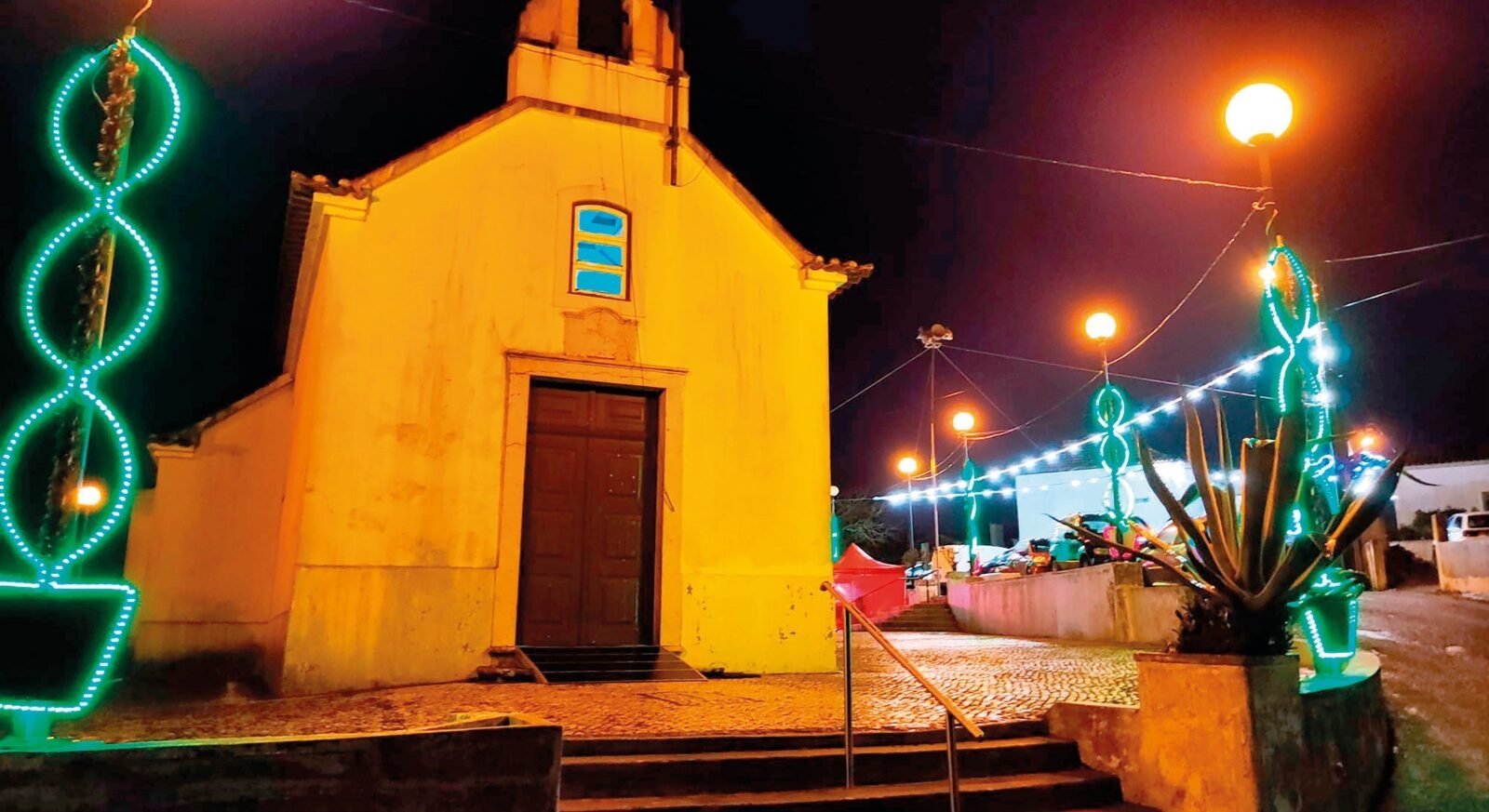 Capela de Santa Luzia, na Martinela, ornamentada para a festa
