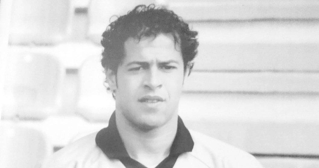 Estudou no Arrabal e defendeu a baliza de Angola no Mundial de Futebol de 2006