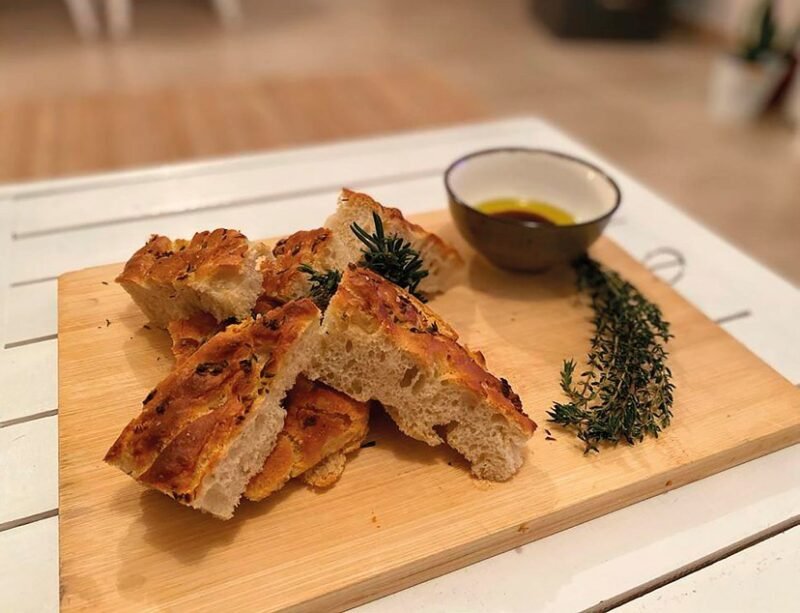 Focaccia com ervas aromáticas