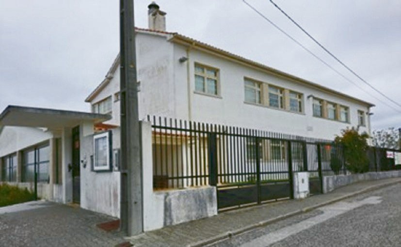 Substituição do parque infantil na EB1