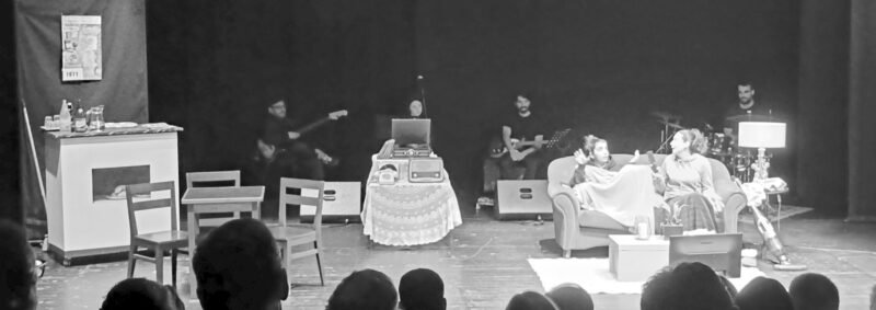 Abril com a Companhia de Teatro À Vista