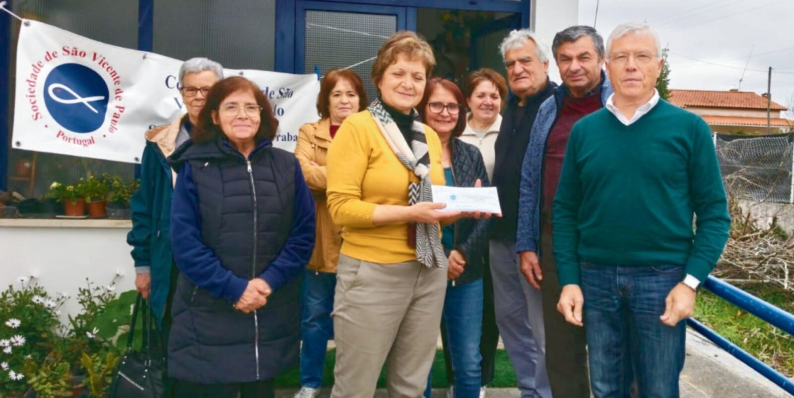 Solidariedade de Válega chega ao Arrabal com donativo de 1.750 euros